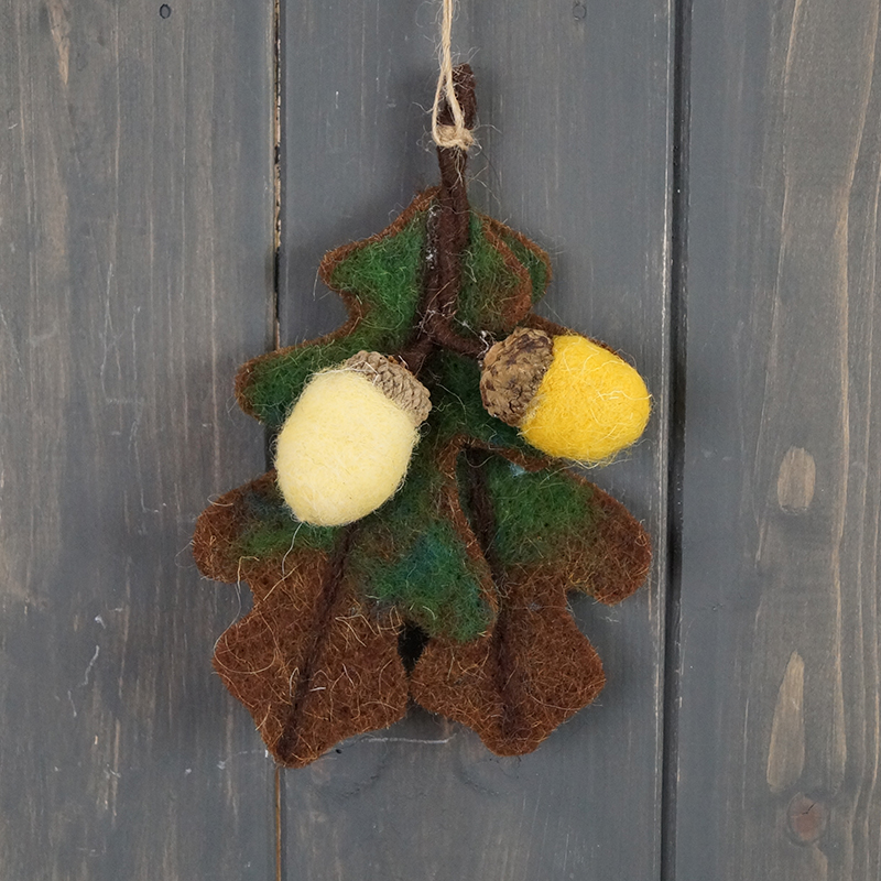 Wool Autumn Foliage and Acorn detail page